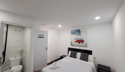 Habitación básica, 1 cama doble, no fumadores, baño privado