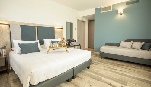 Habitación triple estándar, en edificio anexo