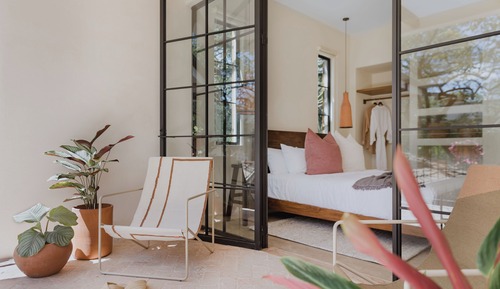 Queen Deluxe Room