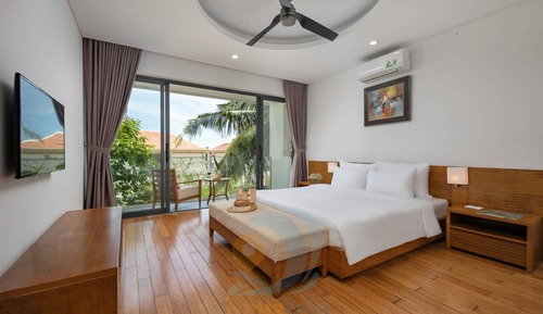 Deluxe 4BR L-shape pool villa