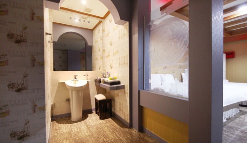 Room (VIP-TWIN (100% disinfection/seat repl)