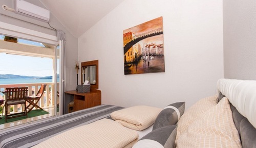 Apartamento (Two-Bedroom Apartment)