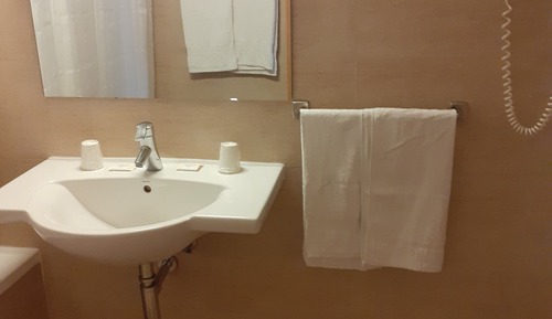 Habitación con 2 camas individuales