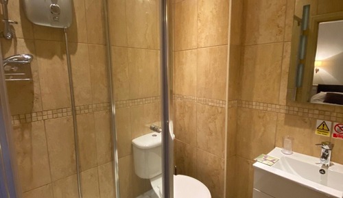 Habitación estándar con 2 camas individuales, baño privado