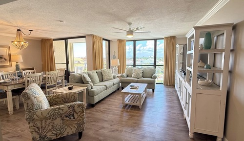 Apartamento, varias camas, piscina privada, vistas a la playa