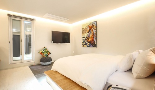 Room (Randomly assigned general room (1 par)