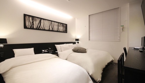 Room (Twin (Ace bed (double + single)) (dow)