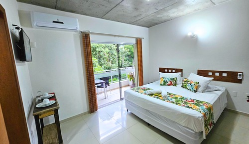 Suite com Varanda
