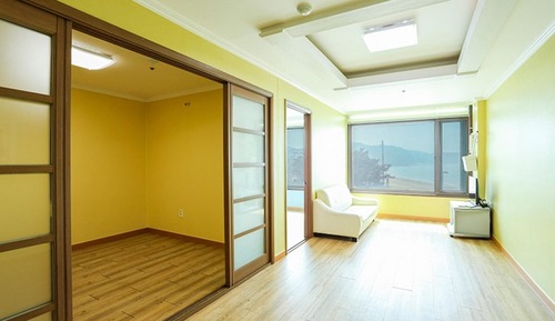 Room (Suite -203)