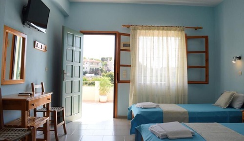 Habitación básica con 1 cama doble o 2 individuales