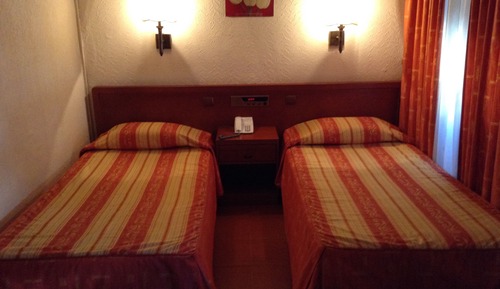 Habitación estándar con 2 camas individuales