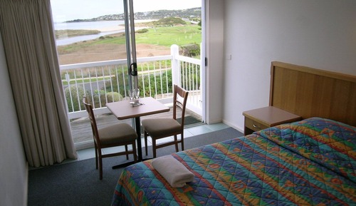 Habitación, balcón, vistas al mar