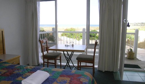 Habitación con 2 camas individuales, balcón, vistas al mar