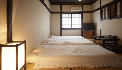 Habitación triple tradicional, varias camas (For 3 people,Check in time 4pm-10pm)