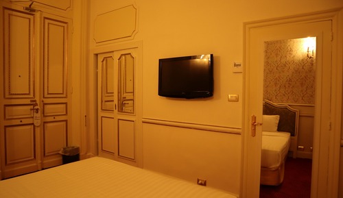 Golden Classic Room  City View