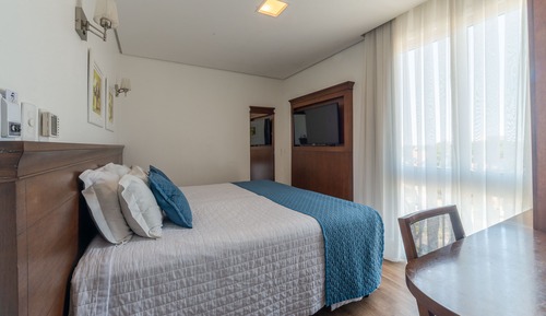 Habitación estándar con 1 cama doble o 2 individuales, 1 cama de matrimonio