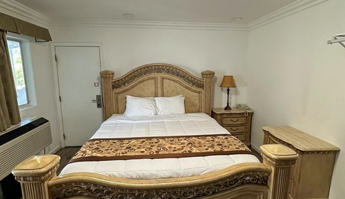 King Room with Spa Access
