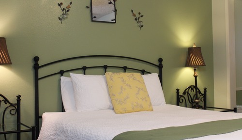 Habitación, 1 cama de matrimonio, cocina básica