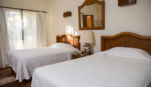 Habitación estándar doble, 2 camas dobles, vistas al jardín