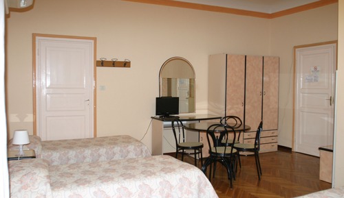 Twin Room with shared bathroom