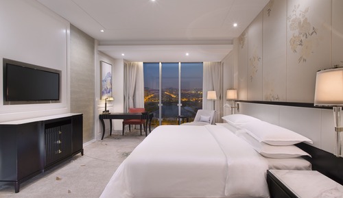 Habitación, 1 cama de matrimonio grande, vistas a la ciudad