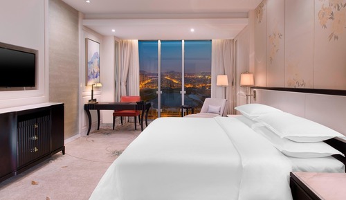 Habitación, 1 cama de matrimonio grande, vistas a la ciudad
