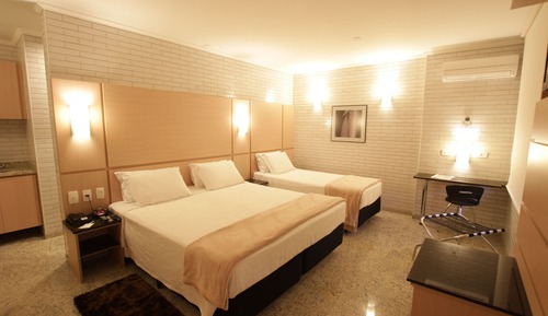 Habitación cuádruple, varias camas