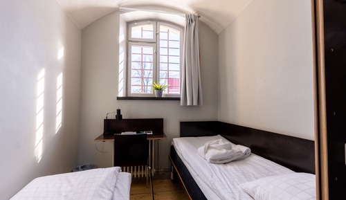 Habitación económica con 2 camas individuales, baño compartido