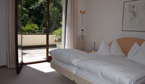 Ático familiar, 4 habitaciones, terraza, vistas al jardín
