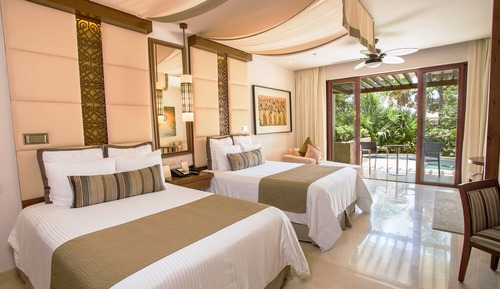 Junior Suite Swim Out - Double Beds