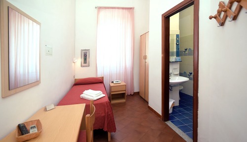 Habitación individual económica, baño privado