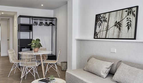 Suite junior, balcón (2 adults + 2 children)