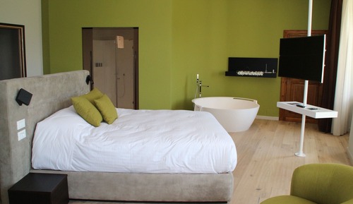 Suite de diseño, 1 habitación, balcón, vistas al lago