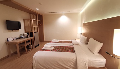 Habitación básica con 2 camas individuales