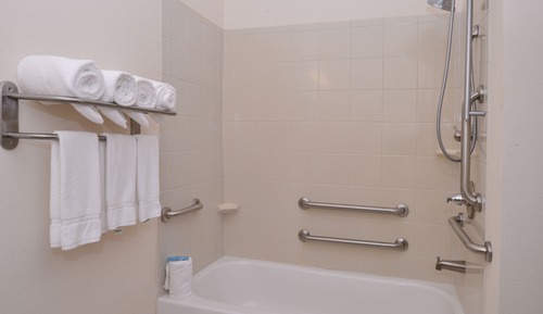 Habitación estándar, 2 camas de matrimonio (Comm, Access Tub)