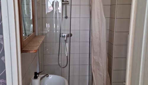 Habitación estándar con 2 camas individuales, baño privado