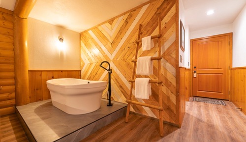 Jacuzzi Suite