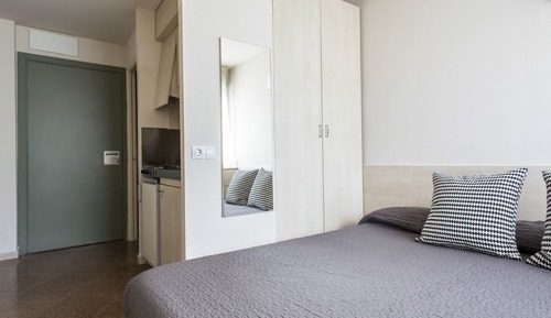 Estudio básico, 1 cama doble, cocina básica