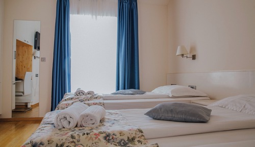 Habitación triple, balcón, vistas al mar