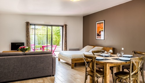 Suite estudio Confort, 1 cama de matrimonio con sofá cama, no fumadores, terraza