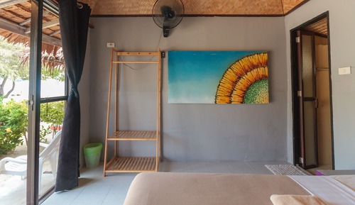 Fan Bungalow