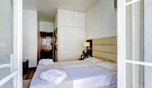 Habitación con 2 camas individuales