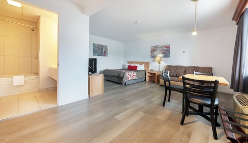 Habitación Confort, 1 cama de matrimonio, cocina, planta baja