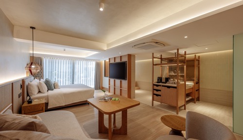 Deluxe Suite King Bed with Bathtub and Terrace