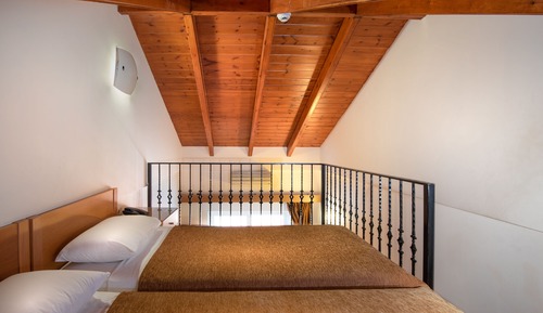 Maisonette  (Split Level)