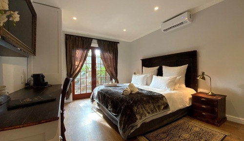 King or Single Beds en-suite 