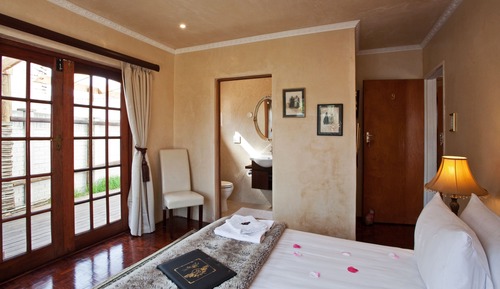 Terrace Room 9 with King or Single Beds 