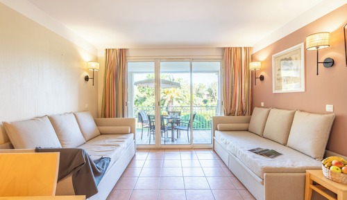 Apartamento, 1 habitación, balcón, vistas a la piscina