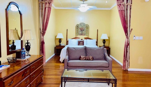Habitación superior, 1 cama de matrimonio grande, en esquina