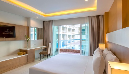 Habitación Deluxe, acceso a la piscina